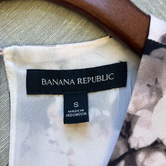 Banana Republic Floral Tank Top Black Pink Size S Sleeveless Racer Back T Strap - Picture 2 of 10